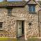 Charming Cottage in Cotswolds Riverside Village