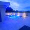 Penthouse Jacuzzi & Pool Luxury Apartments