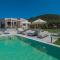 De Hierro Exclusive Villa - Magical Hospitality in a Villa with Pool and Breathtaking Views By Villa Mana Gers