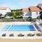 Maison de 2 chambres a Vaux sur Mer a 900 m de la plage avec piscine partagee jardin clos et wifi