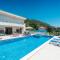 Villa White Beauty
