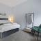Modern Apartment Off Road Parking Spacious Double Bed Suite 7