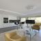 Charming 2 room , 52 m2, very spacious, bright and near sea Martinez hotel