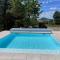 Gite authentique au coeur de Blavozy avec piscine privée, jacuzzi et terrain de pétanque
