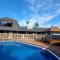 Luxury Bay Vacation Home 5 Ensuites & Pool