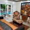Fredericks Place Flamingo Suite