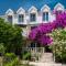 Aurora Beachfront Luxury Rooms&Suites