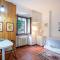 Como Pretty Studio Apt
