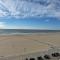 Direct oceanfront on the boardwalk at 1st Street, kitchen, pool, gym, parking