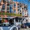 2 Bedroom 2 bath 1 Car on Lonsdale Street