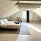 Private modern Guesthouse