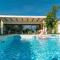 New Villa with swimming pool