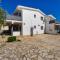 Apartments Crnko, 50m from the beach with free parking and drinkable tap water