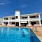 Apartment Tres Palmeras with pool