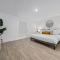 New! Few minutes to Downtown, 10 to the Beach!
