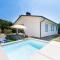 Lovely cosy villa, jacuzzi, nature