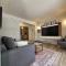 Newly Renovated Unit By The Football Hall Of Fame
