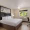 Super 8 by Wyndham Roseburg