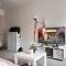 Lovely Home next to the Metro Station and Shopping Malls - 16mins to City Center, Convenient, Peaceful