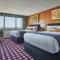 Graduate by Hilton Lincoln - Graduate Queen Room Con Due Letti Queen E Stadium View