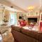 La Petite Madeleine is a Charming 2 Bedroom Pet Friendly Gite situated on Dinan Port