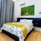 LuxQuarters Blueberry Studio