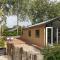 Schitterend 4 persoons Tinyhouse met HOTTUB aan de bossen in Putten 4-16