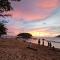 Good vibes bungalow at Ya Nui beach