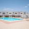 House - Sleeps 4 & Swimming Pool