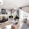Elegant Flat Near Princes Street - Perfect Location, 24-7 Customer Support