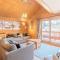Chalet 3 chambres avec spa et piscine, pied des pistes - FR-1-461-25