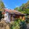 Chalet de Montagne Chaleureux avec Cheminée, Terrasse et Proche Ski - FR-1-589-2