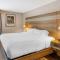 Best Western Plus Heritage Rail-South York/I-83