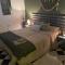 Downtown Room