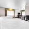 Best Western Plus Parkway Inn
