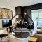 Black&White Home-by So'SerenityHome-Balcon-Parking