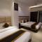 Hotel Avi inn Near BY Golden Temple