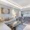 Absolutely Stunning 3 Bedroom Apartment in Downtown