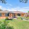 Cheerful 3 Bedroom House With Free Parking