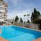 Little Lola, Carabeo Nerja