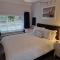 Room on Heath Park