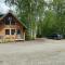 Talkeetna Log Cabin with Hot Tub Unit 1