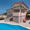 Cozy Home In Pula With Kitchen