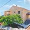 Nice Apartment In Molunat With Wifi