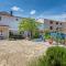 2 Bedroom Beautiful Apartment In Vodnjan