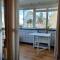 Room with private bathroom in shared apartment 50m from Gibraltar