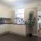 Modern Double Room W Private Bath & Free Parking