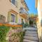 Anamaria Rustic Apartments