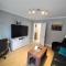 2 Bed Flat Near Station with Parking&Comgarden