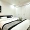 Roppongi 4 minutes, 4 person ,Dyson hair dryer, POLA toiletries